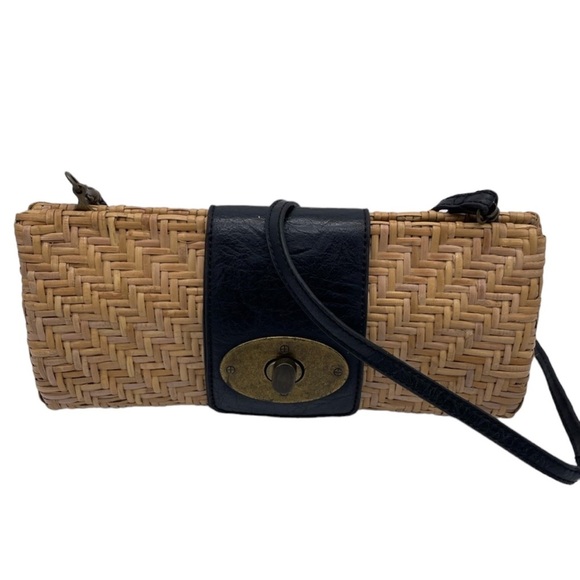 Kelly & Katie Purse - Picture 1 of 10
